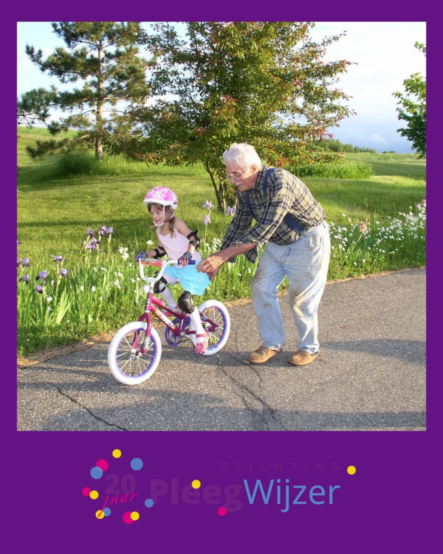 β€π π£πππ π§π π π£ ππ πππππππππ, πππππ₯ππ π π ππ¦π¦π£ππ ππππβ¦
15 april @ 19:30 β 21:30 in Assen
Zorgen voor een kind uit je eigen netwerk is pleegzorg, maar ook zoveel meer. Naast de wereld van het kind, je eigen agenda en de dagelijkse dingen staat bij netwerkpleegzorg je hele netwerk op zβn kop. Banden lopen plots door elkaar, relaties veranderen of komen zelfs op scherp te staan en bij alles wat je plant of afspreekt moet je twee keer extra nadenkenβ¦
Als de moeder van je pleegkind je eigen dochter is, hoe bouw je dan een bezoekschema op? Als je de juf bent van je pleegkind, hoe leg je dit uit aan de rest van de klas? Lia Vogel, pleeggrootouder en auteur van het boek βEen mantel vol liefde β en dan ben je pleegouderβ neemt ons mee in haar reis als pleegoma.
We duiken samen in de moeilijke momenten, de dilemmaβs: hoe wordt je begeleid, wat heb je als netwerkpleegouder nodig van juist die begeleiding? Er is ruimte voor jouw verhaal en jouw vragen.
Heb je vooraf al vragen, stuur ze dan gerust door zodat we er sowieso tijd voor kunnen maken.
π
πΎπΎπ
π
πΈπ΄: Pleegouders in Groningen en Drenthe
πΊπΎπ
π
π΄π½: Aan Pleegwijzer activiteiten zijn geen kosten verbonden
πΎπΏπΆπ΄π
π΄π½: Opgeven kan via aanmelding@pleegwijzer.nl en daarbij ook door met hoeveel mensen je komt en in welke gemeente je woont.