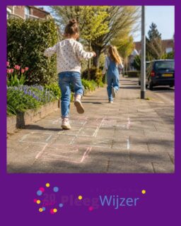 ππ πππ€πππππππππ - Buiten zijn doet iets π
Even wandelen, stoepkrijten, bellen blazen of samen naar de wolken kijken.
Soms ontstaat verbinding juist in de eenvoud van een gewone middag.
#Pleegwijzer #StichtingPleegwijzer #Voorjaar